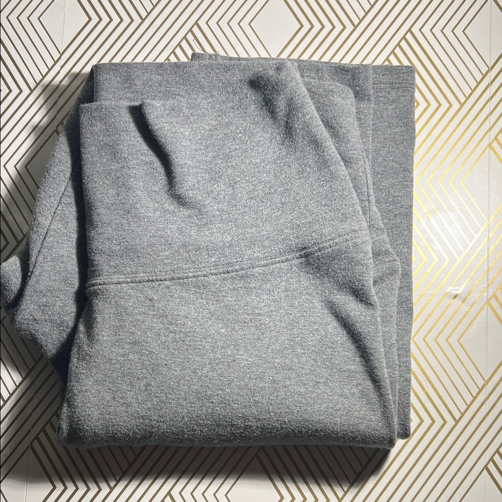 Simply Vera Vera Wang Men’s Heather Gray Crewneck Sweatshirt